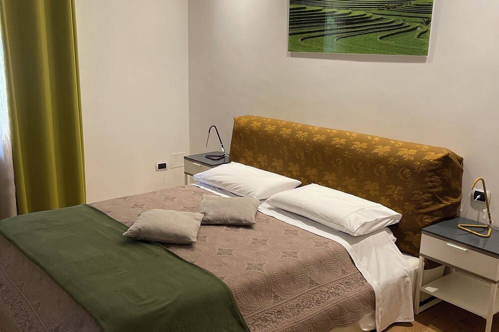 Smart House Rent Rooms(M) in Bergamo, Bergamo Provinz