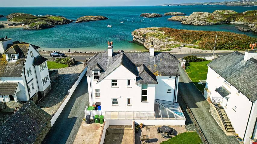 Cottage for 9 people on the Isle of Anglesey