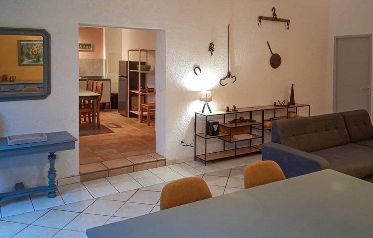 Gemütliche Wohnung mit Pool und Parkplatz, nahe Stadtzentrum und Fluss in Besse-sur-Issole, Brignoles Region
