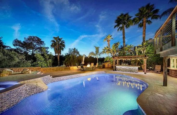 Ferienhaus für 10 Personen, mit Garten und Whirlpool sowie Pool, kinderfreundlich - 1