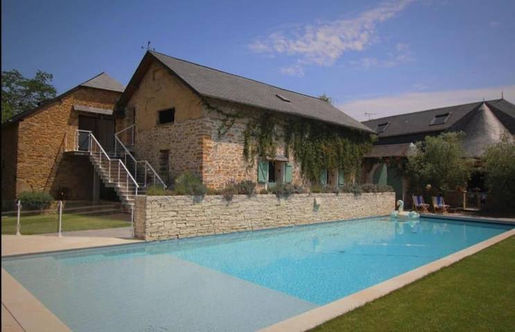 Maison d’hôte pour 3 personnes, avec terrasse ainsi que vue et piscine à Lasseube