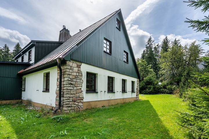 Ferienhaus für 16 Personen, mit Garten und Sauna im Erzgebirge