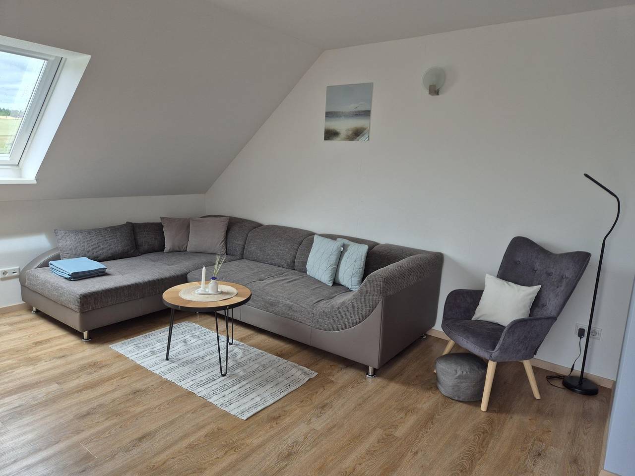 Ganze Ferienwohnung, Moderne Ferienwohnung mit Balkon in Hilders, Rhön-Hessen