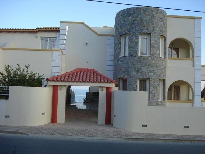 Appart’hôtel pour 4 personnes, avec Balcon et Terrasse ainsi que Jardin et Bassin pour enfant