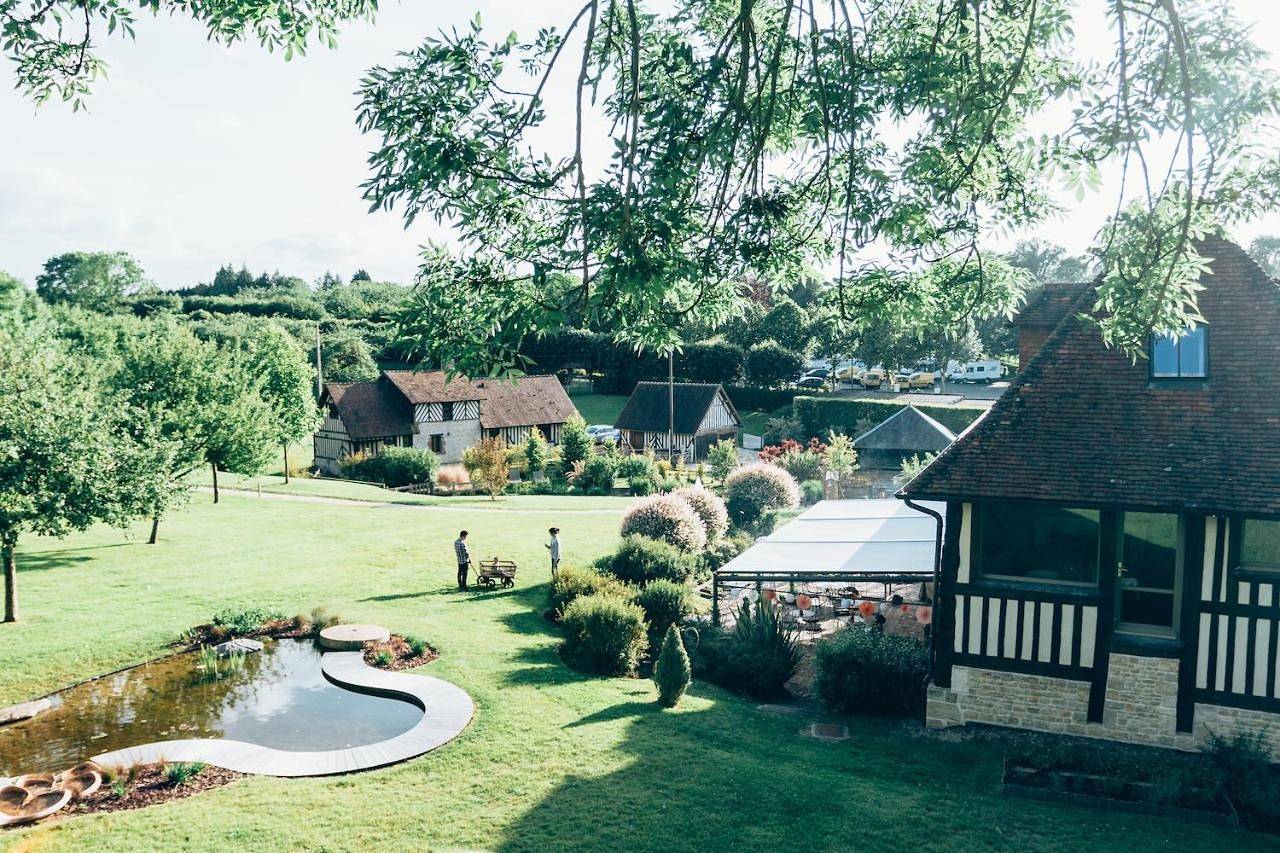 Six-Bedroom House in Saint-Pierre-en-Pays-d'Auge, Région de Lisieux