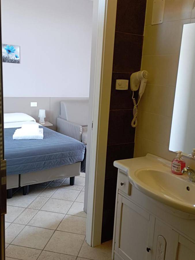 Camere Girasole in Lazise, Gardasee-Berge