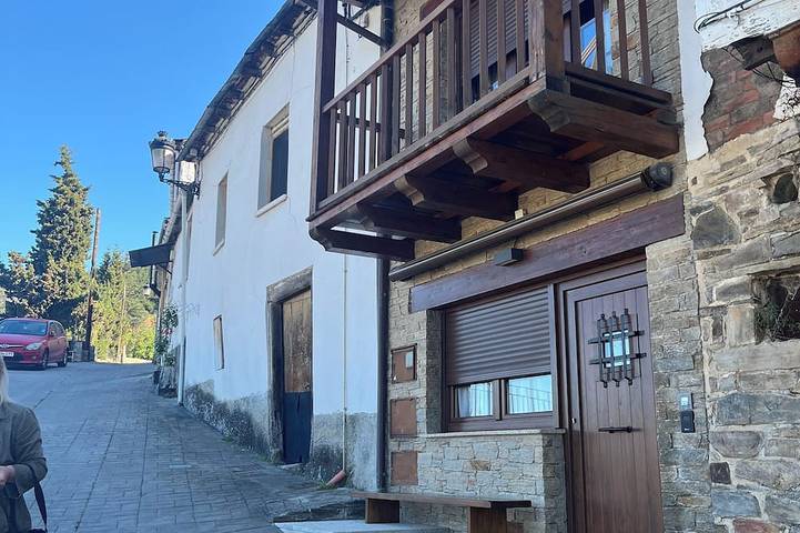 Casa rural para 4 personas, con balcón - 1