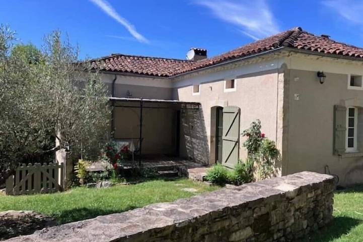 Location de vacances pour 2 personnes, avec Jardin et Piscine à Camburat