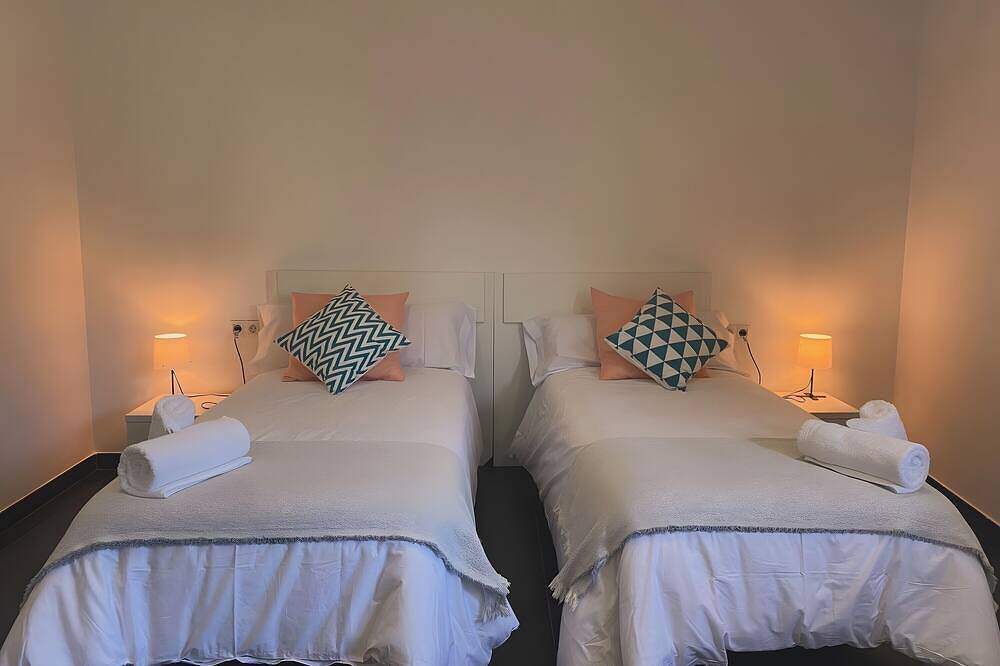 Holiday Home 'Casacastillo28' with Mountain View, Wi-Fi and Air Conditioning in Peñarroya de Tastavins, Teruel Region