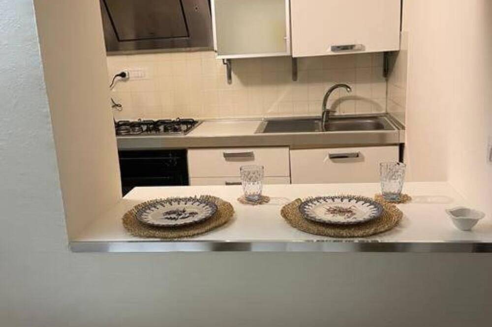 Mini-apartment in the center of Cosenza placed between the old and the \"new\" city. in Cosenza, Provincia de Cosenza