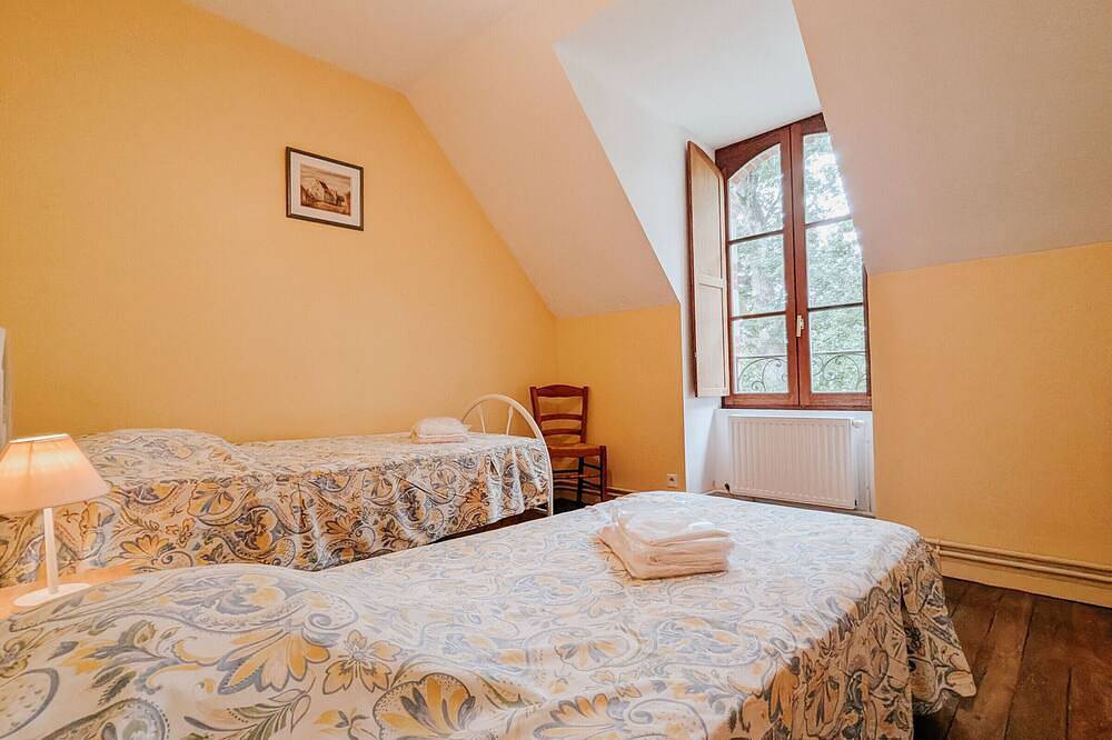 Gemütliches Ferienhaus in Berry, nah an Châteauroux, mit Garten, Wlan und Blick auf ein Schloss. in Arthon, Châteauroux und Umgebung