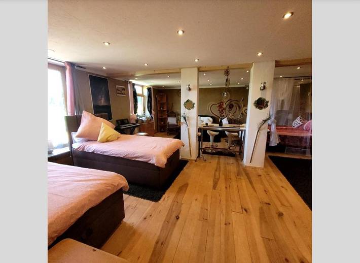 Ferienwohnung für 8 Personen, mit Balkon und Terrasse sowie Garten und Ausblick in Rotenburg