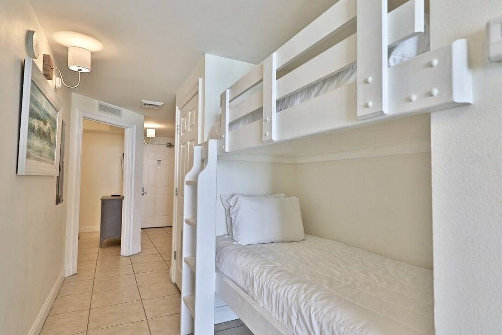 Ganze Wohnung, Calypso 1Br/2Ba Low 4th Flr West Tower Deals Summer & Fall Free Beach Chairs in Gulf Highlands, Panama City Beach