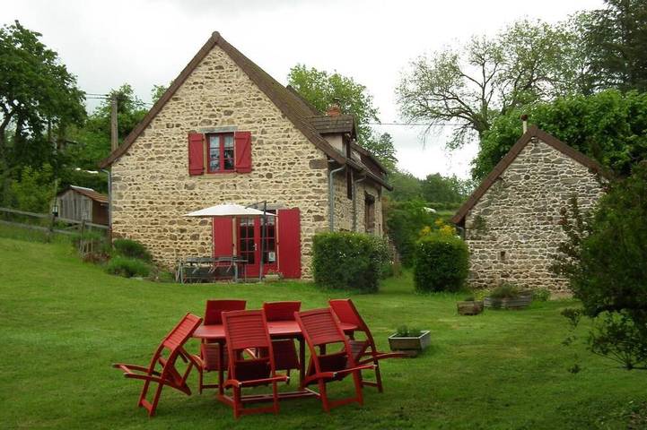 Gîte pour 6 personnes, avec jardin à Colombier-en-Brionnais