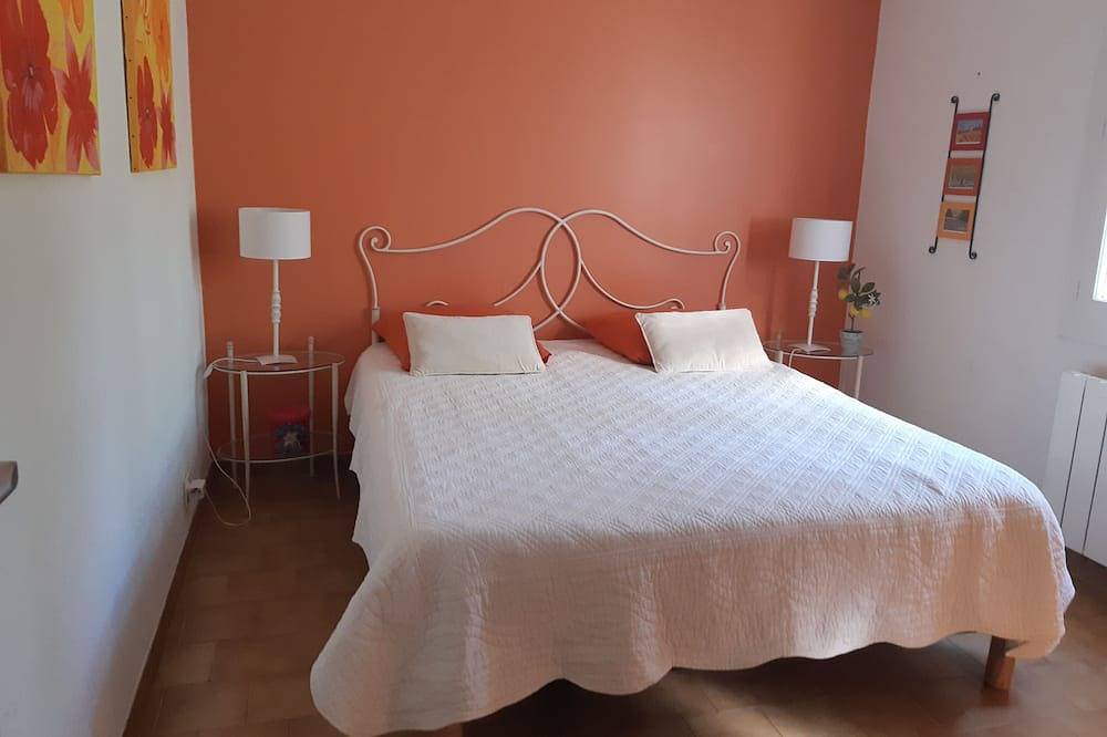 Villa au cœur de la Provence verte (piscine privée, 8 personnes) in Varages, Région de Brignoles