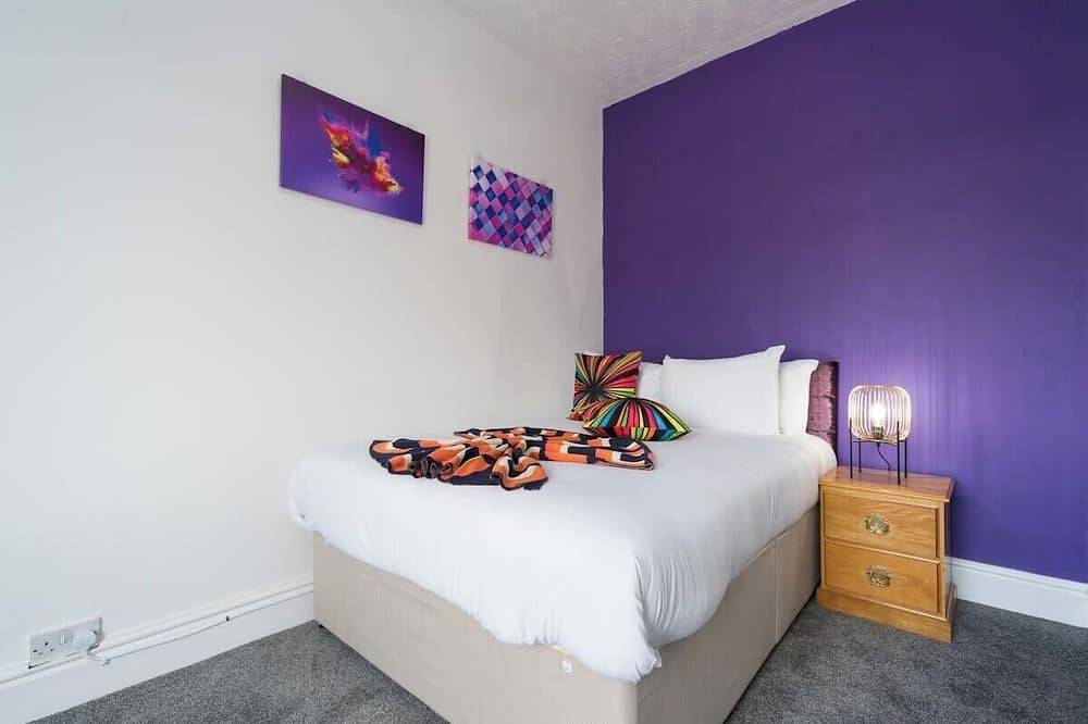 3 Bedroom Adom Home 4 Beds- Central Location in Kingston-upon-Hull, Yorkshire and the Humber