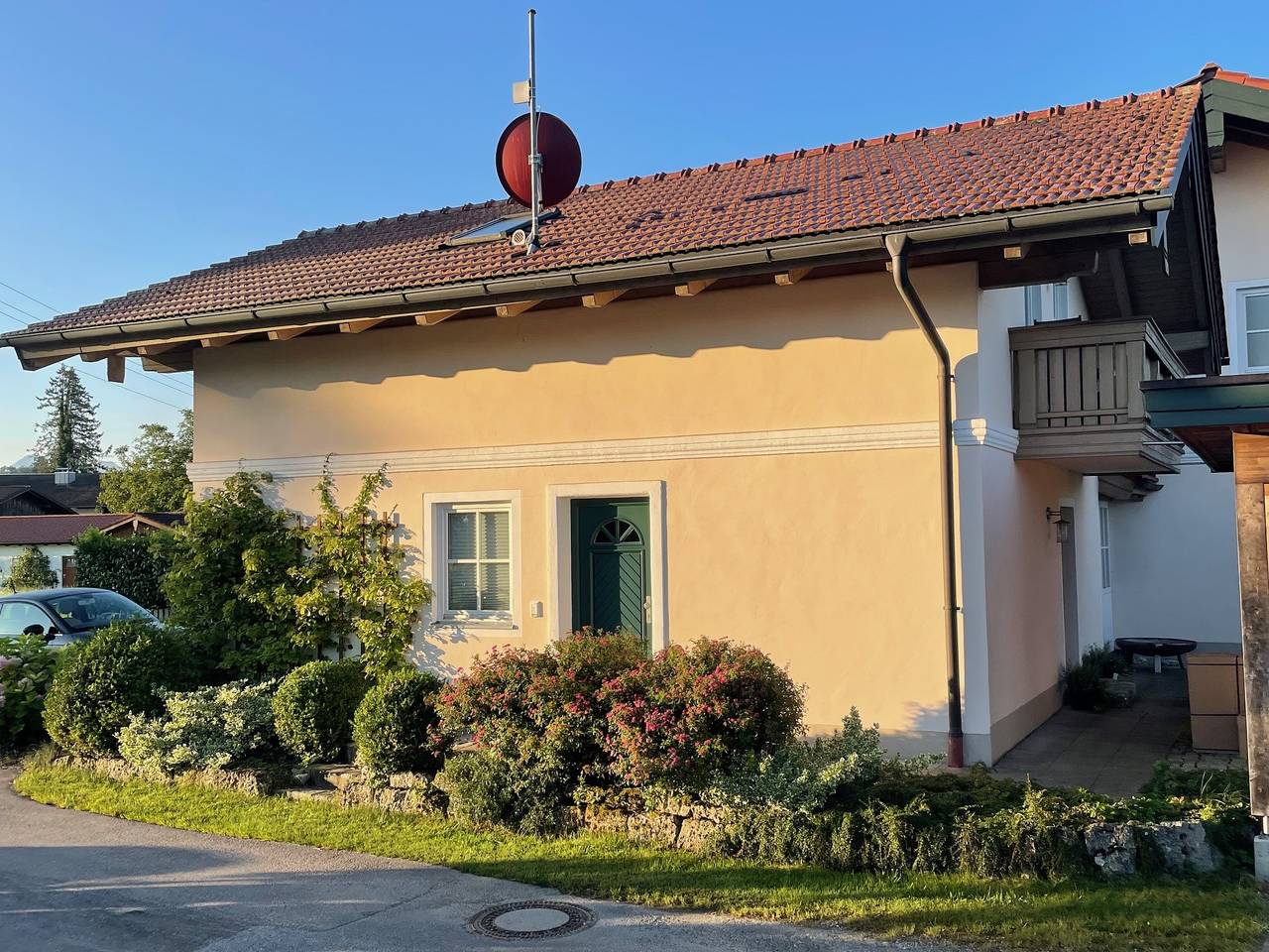 Ganze Ferienwohnung, Ferienwohnung Winkler - Ferienwohnung im 1. Stock mit Tv, vollausgest. Küche, Waschmaschine, Ost- und Westbalkon, 45qm in Prien, Prien am Chiemsee