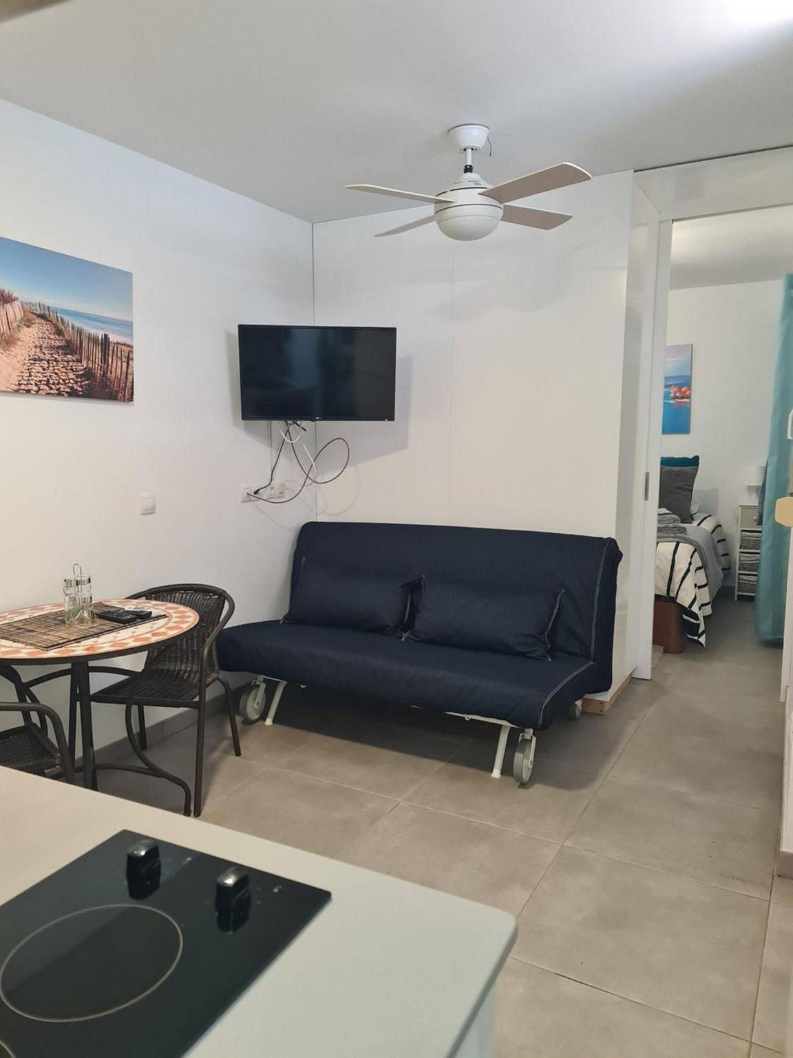 Appartement entier, Vacances 'Casa Paula - 22' avec vue sur les montagnes, piscine partagée et Wi-Fi in Arinaga, Agüimes