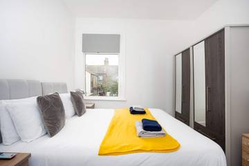 Holiday Rental for 5 People in Southend-on-Sea, East of England, Photo 2