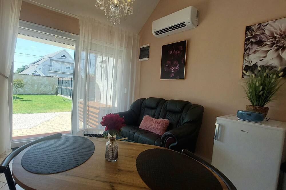 Ganze Wohnung, Relax Cozy apartment with 1 bedroom and Wifi, Ac in amazing Bük in Bük, Komitat Eisenburg