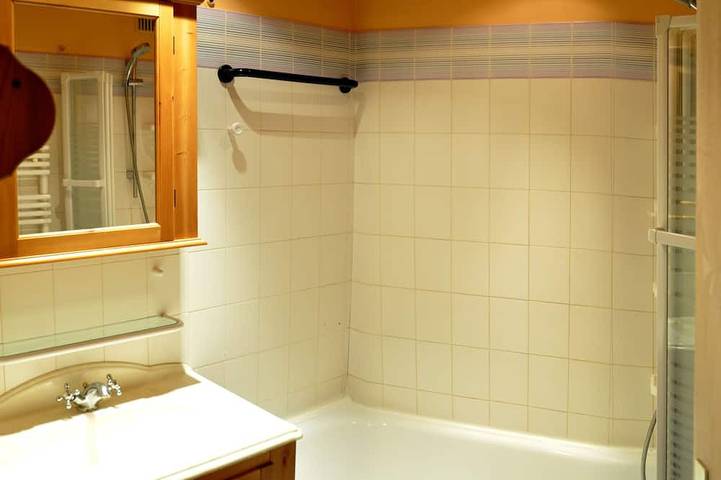 Gîte pour 6 personnes, avec balcon dans Casino De Brides Les Bains - 4