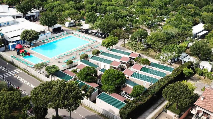 Camping für 6 Personen, mit Terrasse in Emilia-Romagna - 2