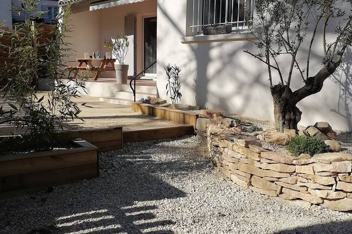 Maison de vacances pour 5 personnes, avec terrasse ainsi que jacuzzi et jardin