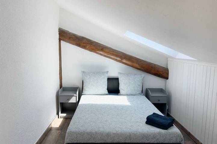 Appartement entier, 017 Chic & Cosy F2 53m2 Hypercentre Wifi Smart Tv Netflix in Saint-Étienne, Loire