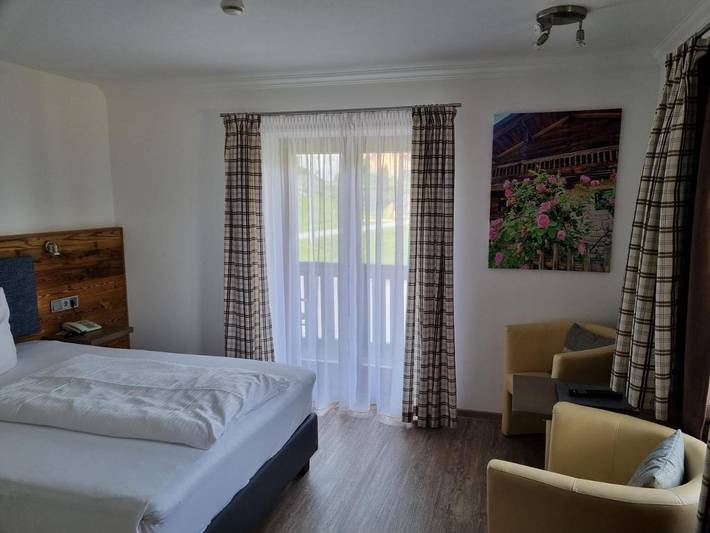 Hotel für 2 Personen, mit Balkon und Terrasse sowie Garten und Pool in Büchlberg - 3