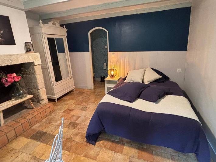 Bed and Breakfast 'La Bertiniere' with Shared Terrace, Shared Garden and Wi-Fi in Nazelles-Négron, Tours region