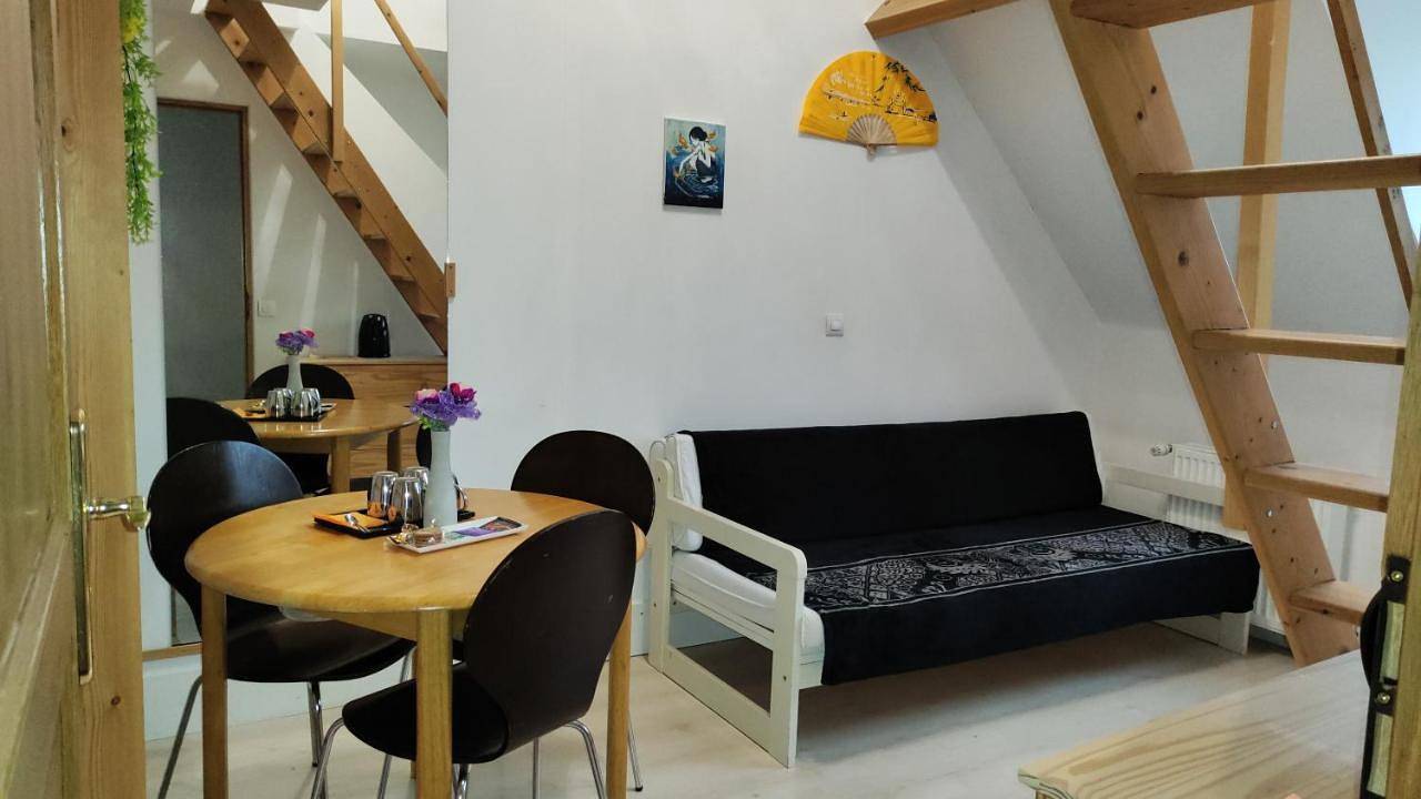 Appartement de vacances entier, Homestay chez Lien proche Rer B in Bures-sur-Yvette, Essonne