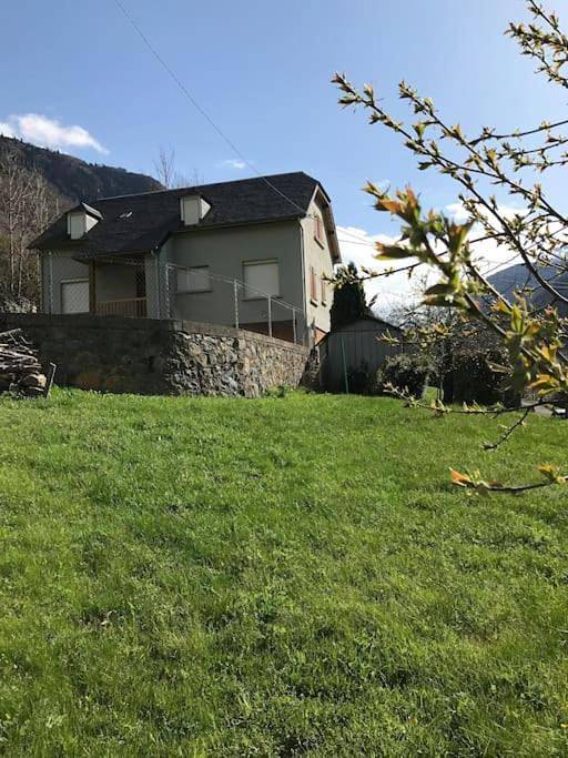 Location de vacances pour 14 personnes, avec vue ainsi que jardin et terrasse à Gèdre - 3