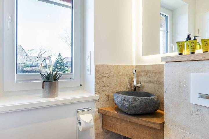 Ganze Wohnung, Nordlicht - Hausteil mit ca. 83m² Nutzfläche im Eg/Og/Dg für bis zu vier in Tinnum, Sylt (Gemeinde)