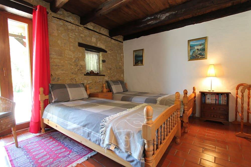 Comfortable and full of Charme cottage \"La lavande\" for 6 people maximum in Puybrun, Lot
