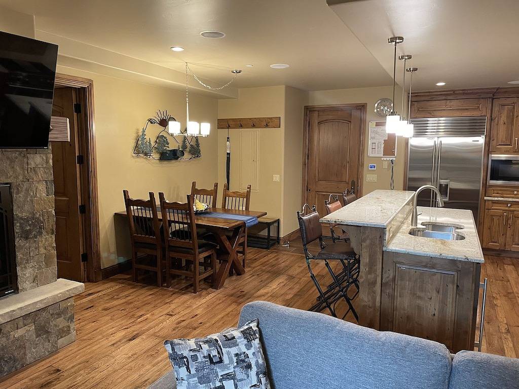 Ganze Wohnung, Luxury 2 bed, 2 bath condo minutes from the slopes and on the lake! in Avon, Beaver Creek