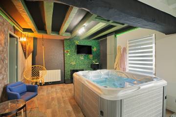 Maison De Vacances pour 2 Personnes dans Le Genest-Saint-Isle, Mayenne, Photo 1