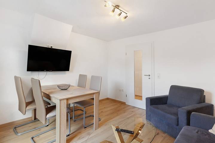 Hel lejlighed, Apartment 'Klose' with Private Terrace, Balcony and Wi-Fi in Bad Fredeburg, Schmallenberg