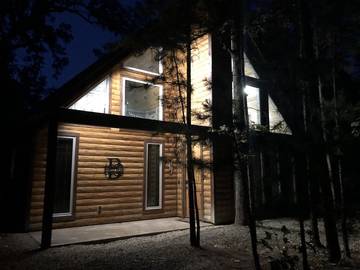 Log Cabin for 8 Guests in Broken Bow Lake, Oklahoma, Picture 1