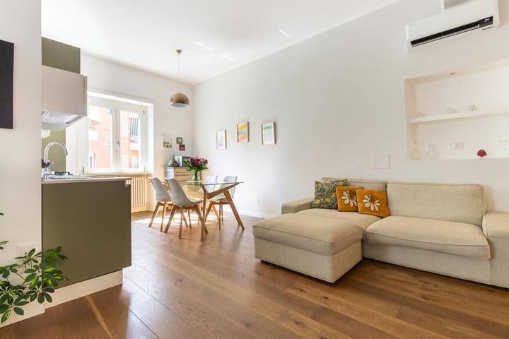 Entire apartment, Apartment 'Near The Vatican Cipro' with Wi-Fi and Air Conditioning in Rome, Rome Province