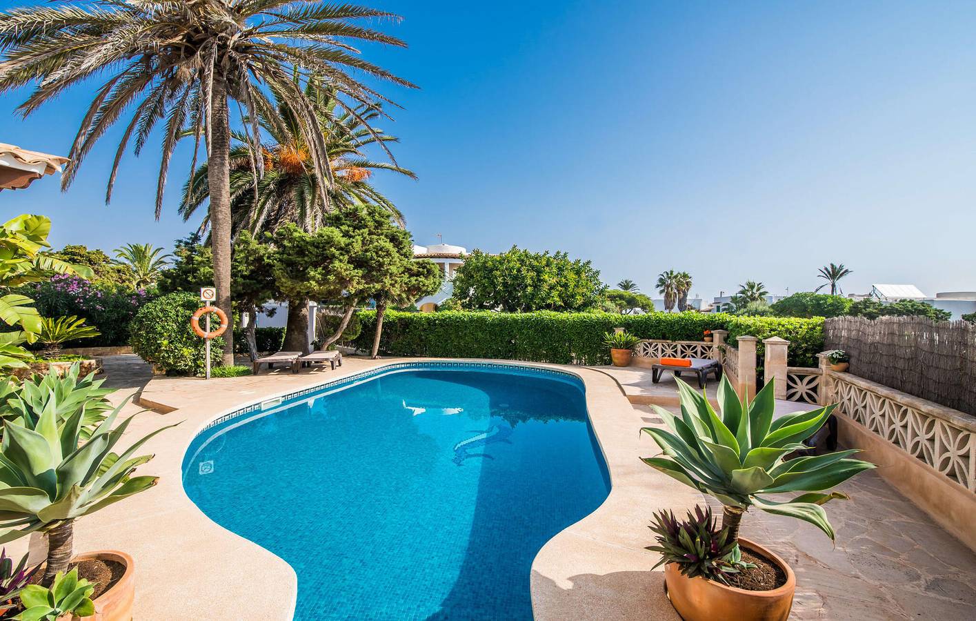 Appartement vue mer avec piscine, terrasse et barbecue près de Cala Mitjana in Cala d'Or, Santanyí