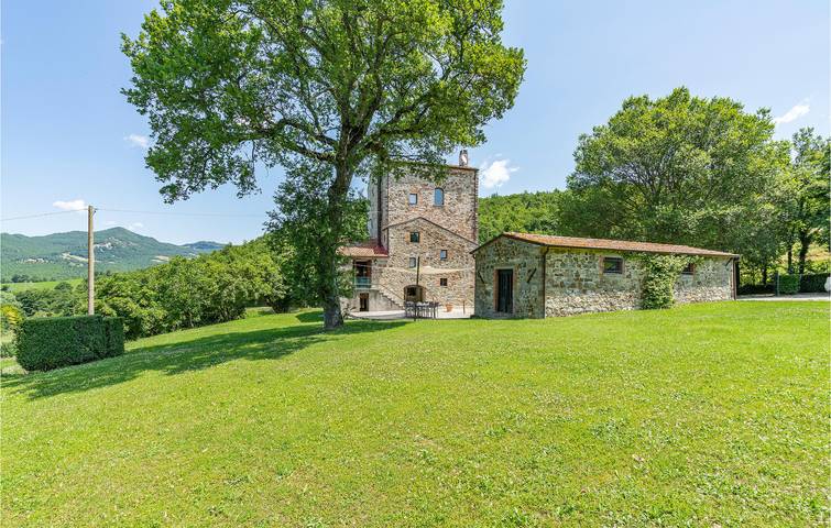 Rifugio sereno con piscina e giardino in Pieve Santo Stefano, Valtiberina