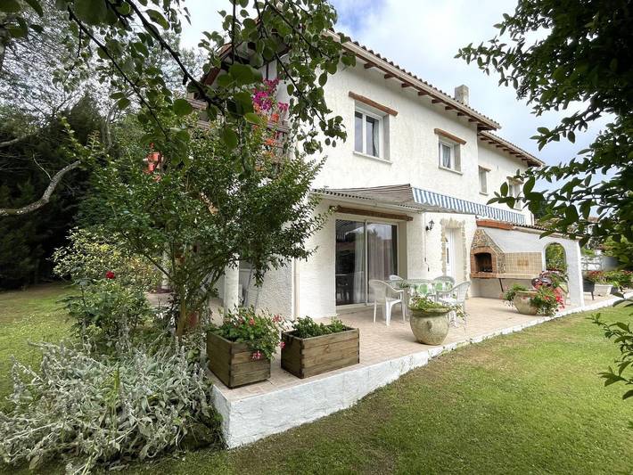 Chalet pour 4 personnes, avec jardin ainsi que terrasse et piscine, animaux acceptés en Pyrénées-Atlantiques - 2