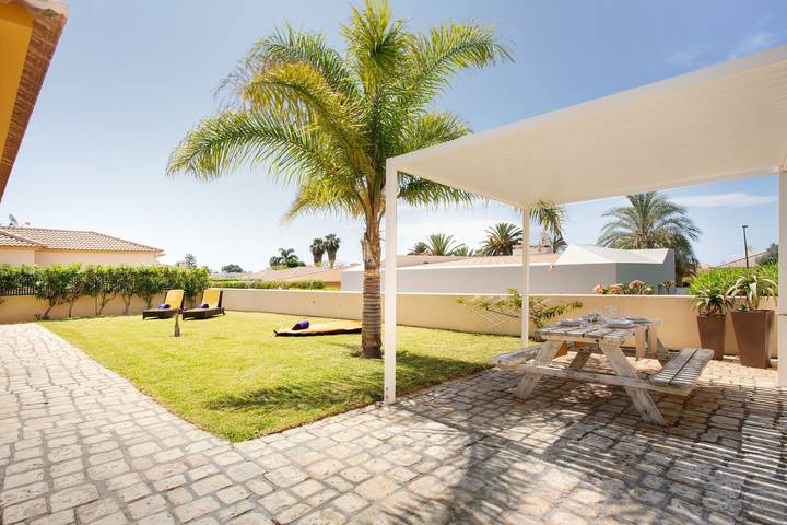 Villa für 6 Personen, mit Garten