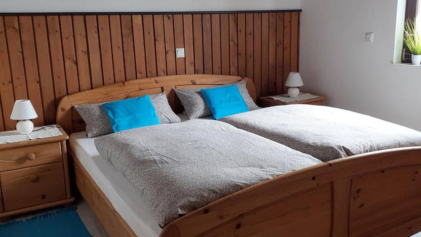 Ferienwohnung für 4 Personen, mit Balkon und Terrasse an der Rhön - 3
