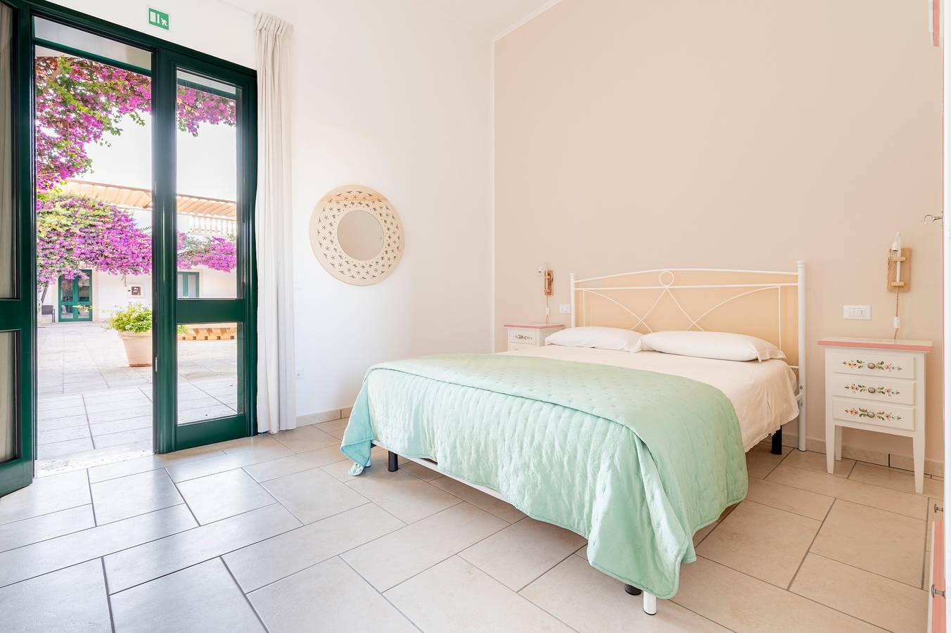 Camera 'San Biagio - Deluxe 2' con piscina condivisa, Wi-Fi e aria condizionata in Calimera, Provincia di Lecce