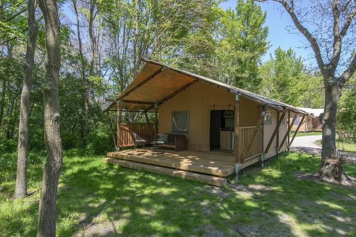 Tenda para 4 pessoas, com Terraço e Piscina em Haia