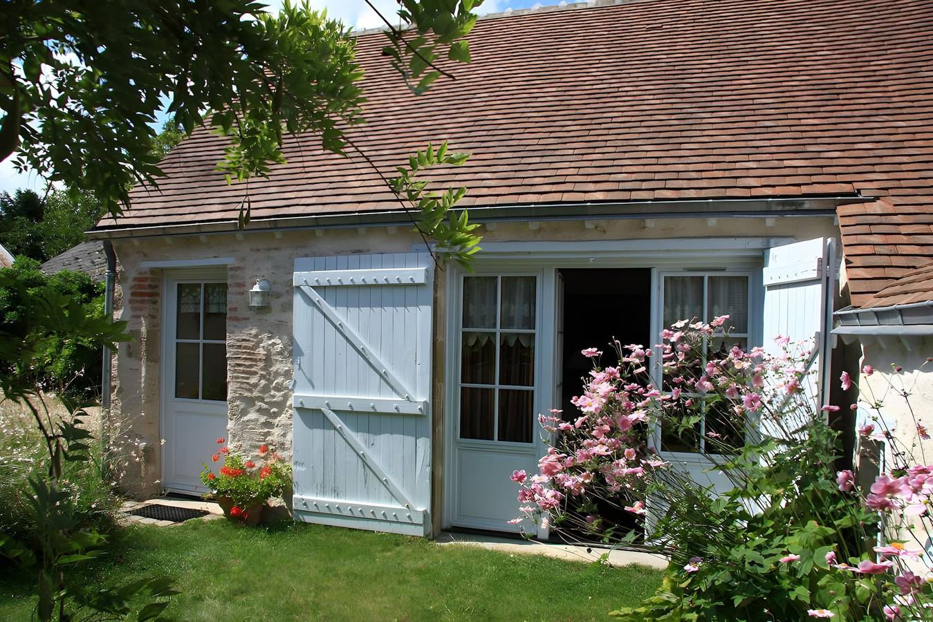 Maison de vacances 'Les Basroches' avec terrasse privée, jardin privé et Wi-Fi in Mardié, Vallée de la Loire