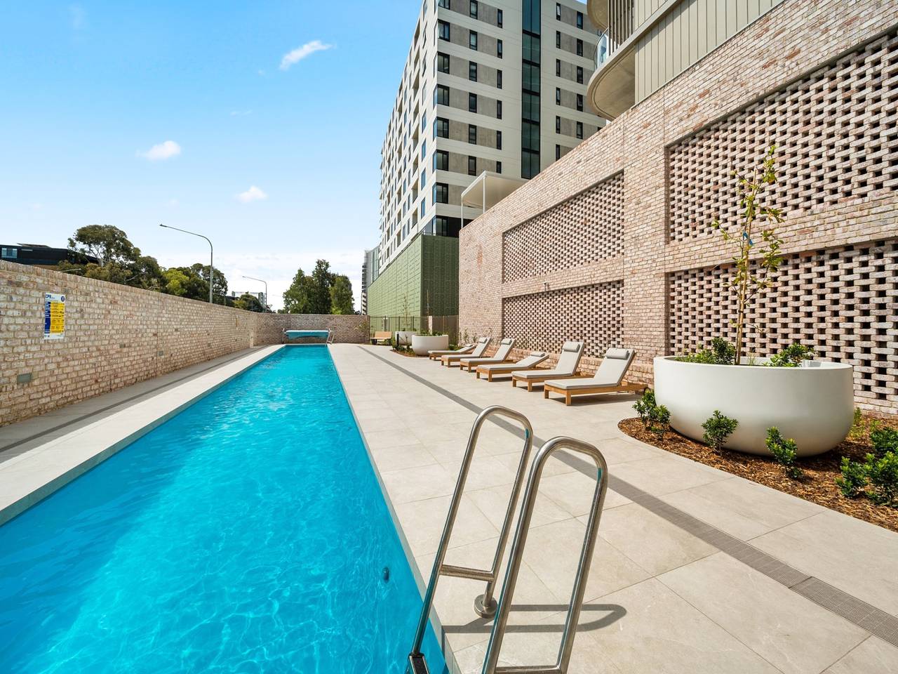 Ganze Wohnung, Helles Apartment mit 2 Schlafzimmern, Fitnessraum, Grill und Zugang zum Pool in Woden, Canberra