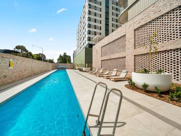 Vacation Rental for 4 Guests in Woden, Canberra, Picture 3