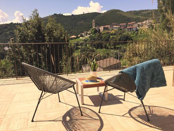 Gîte pour 2 personnes, avec vue et terrasse à Soveria